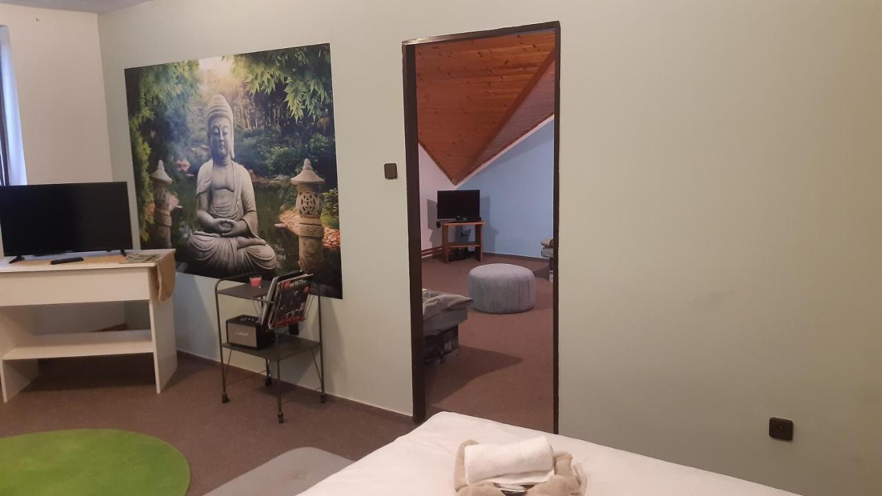 Budha Apartma Jirikov  Extérieur photo